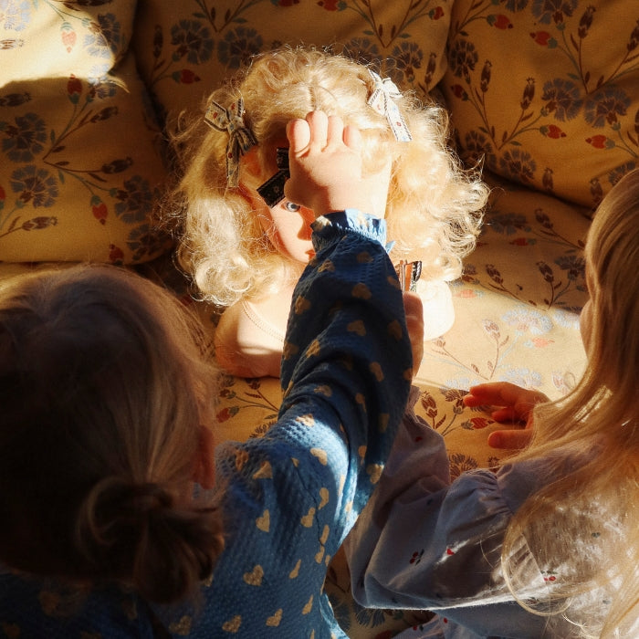 Konges Slojd coiffe la tête en blond