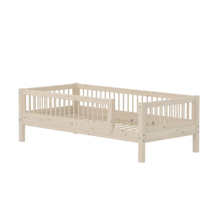 Flexa Lit simple avec barrière de sécurité Classic White washed pine